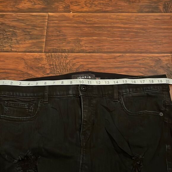 Torrid Black Distressed Ripped Bombshell Skinny Jeans - Picture 7 of 14